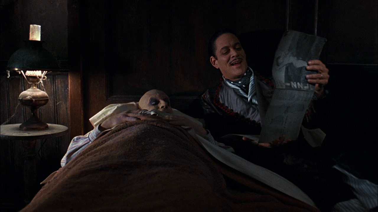 Addams Family Values (1993) BluRay Hindi + English 720p x264 AVC DDP 2.0 MSub.mkv.0000